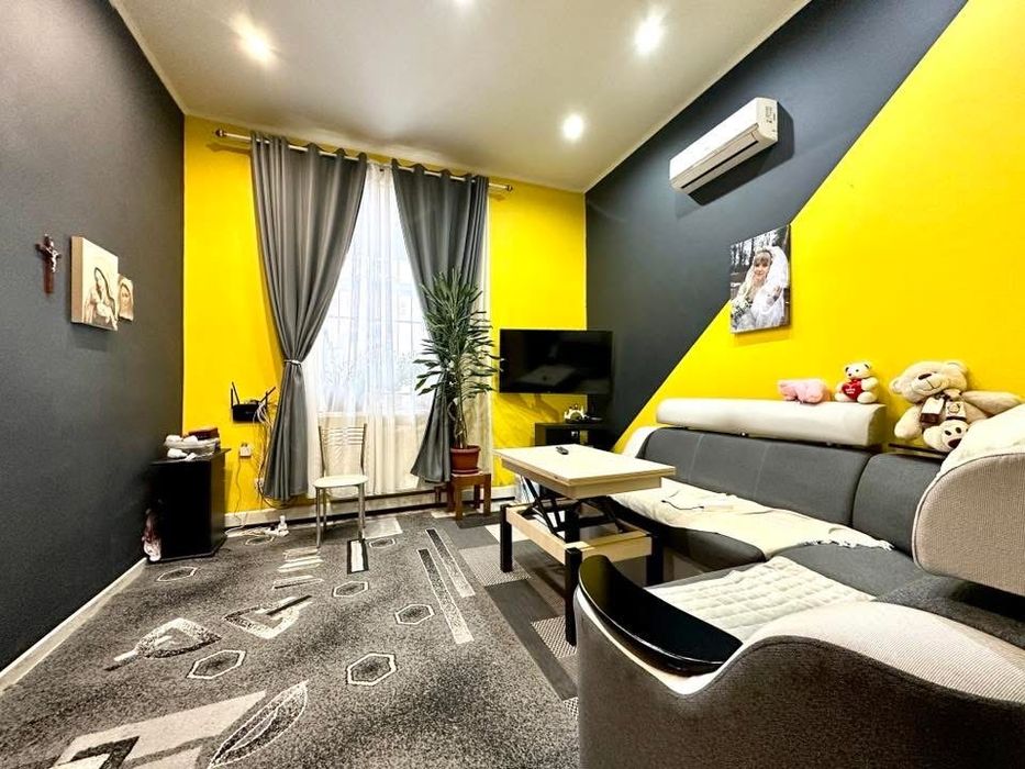 Продається 2-кімн. квартира в центрі м. Стрий.