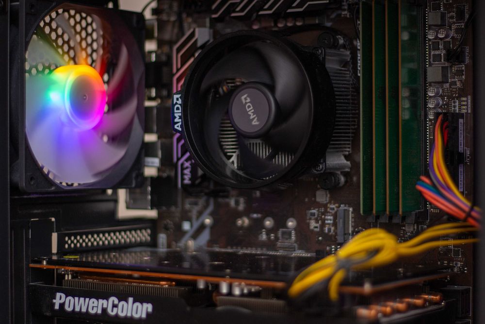 Komputer stacjonarny Ryzen 5 3600/16gb/rx5700xt/256+480gb