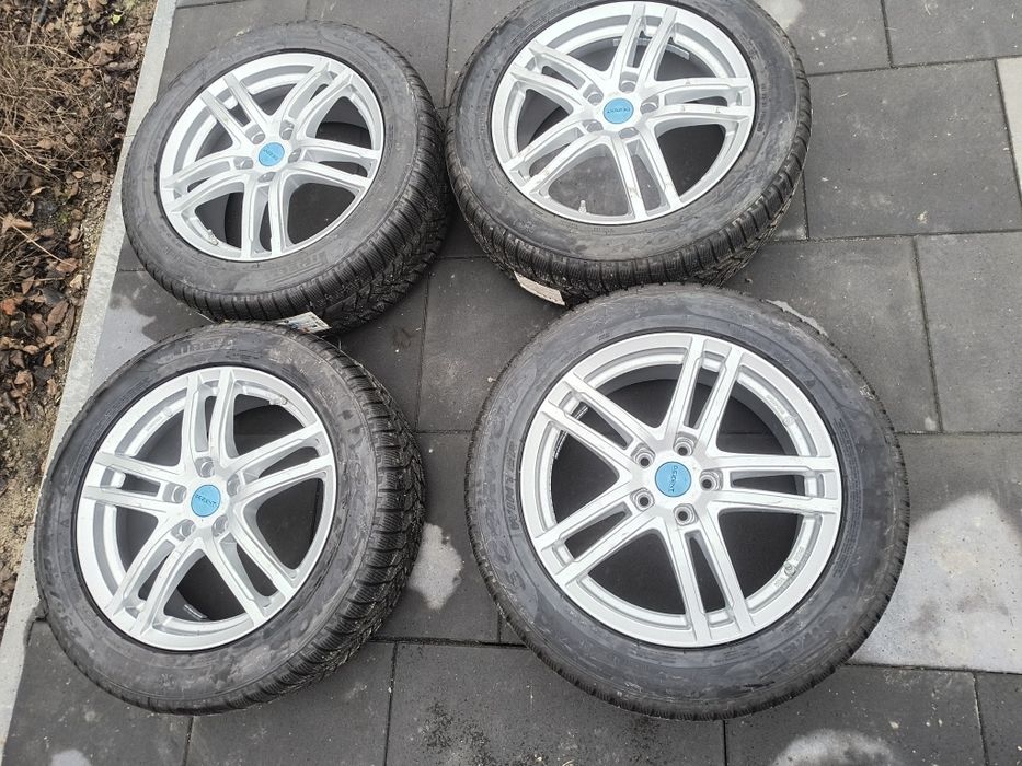 Cztery nowe Opony Pirelli 235/55 R18 wraz z felgami