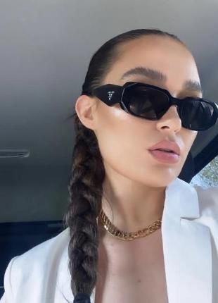 Окуляри Prada в широкій оправі чорні сонцезахисні Прада очки