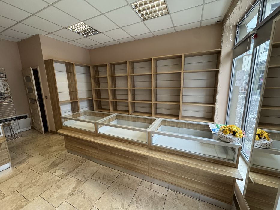 Sprzedam meble sklepowe