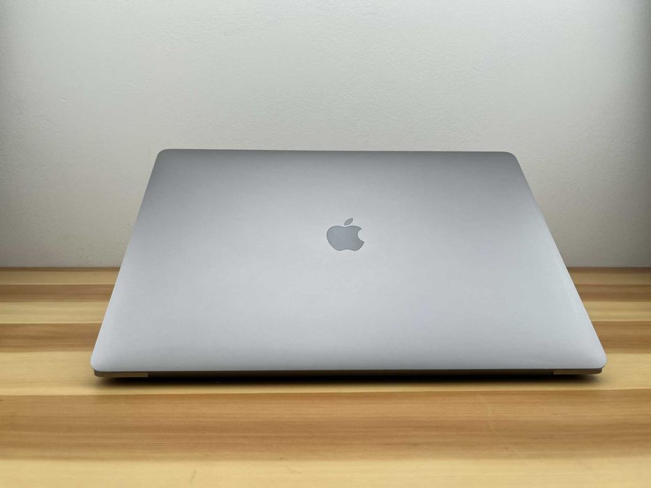 Apple MacBook Pro 16 / i7-9750H / 32GB / 512SSD / Bat 99-100% / Radeon 4GB / 3072x1921 / A2141 / Świetny stan! / Rok Gwarancji