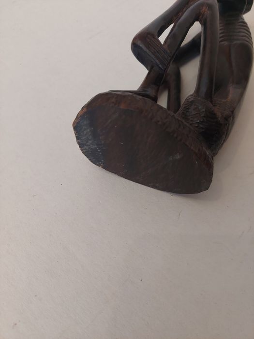 Escultura africana em madeira