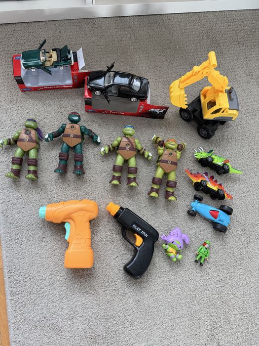 Zestaw zabawek auta figurki samochody, figurki Ninja, wiertarki