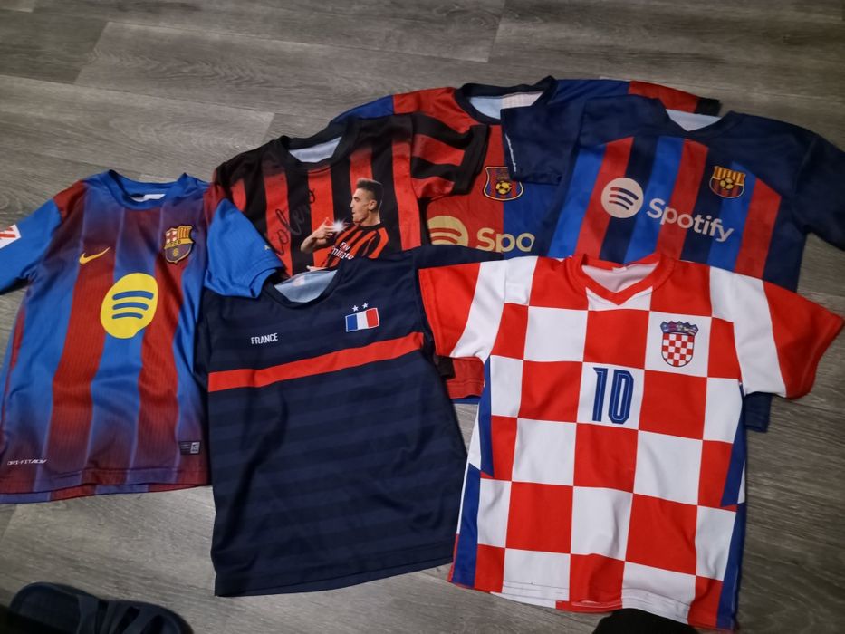 Zestaw koszulek pilkarskich