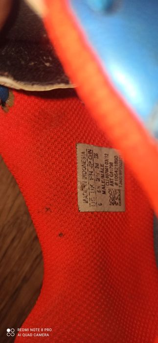 Бутсы adidas       .