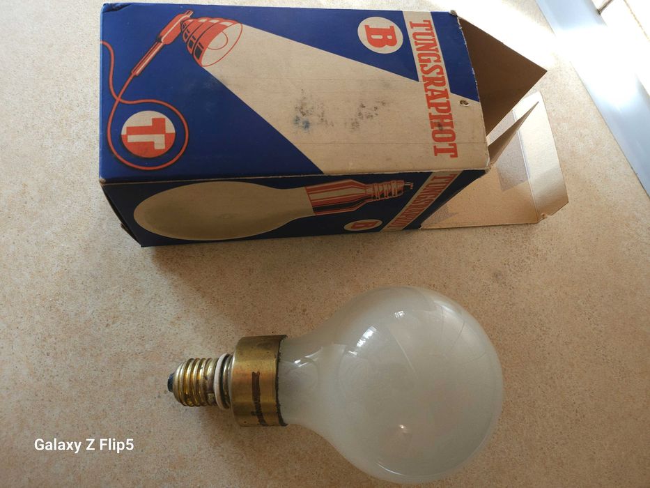 Żarówka 500 W  110V  Tungsraphot  nowa