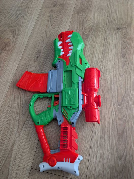 Pistolet duzy NERF