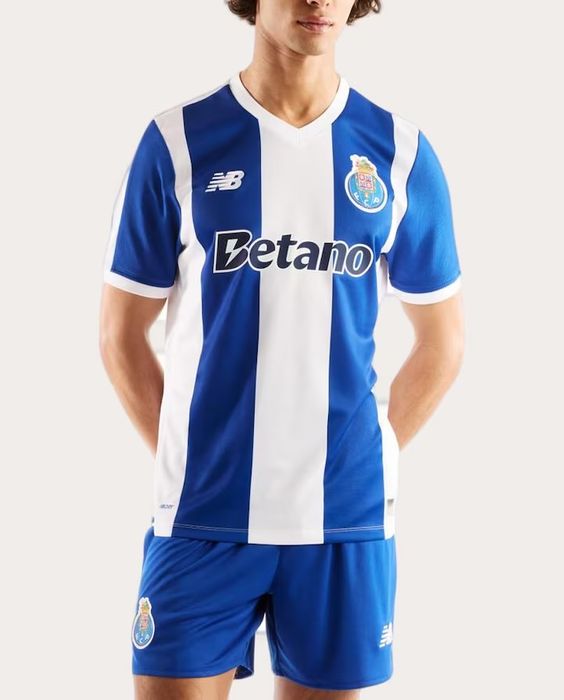 Camisola FC Porto Oficial 26/27 - Levantamento na FC Store NorteShopping