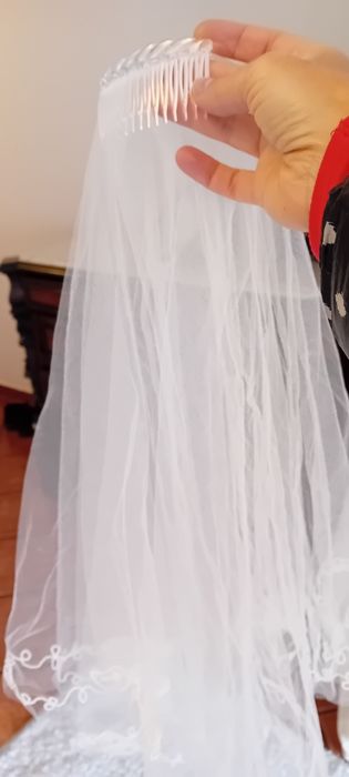 Vestido de noiva noivas branco e pérola  com véu tule bordado