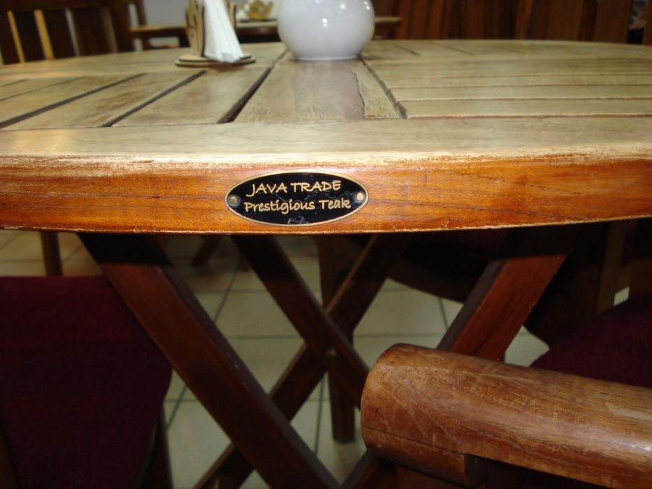 Стіл, виробництва малайзії