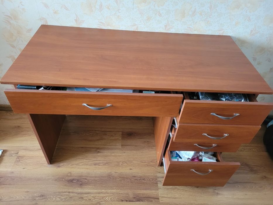 Стіл письмовий  "Юніор"