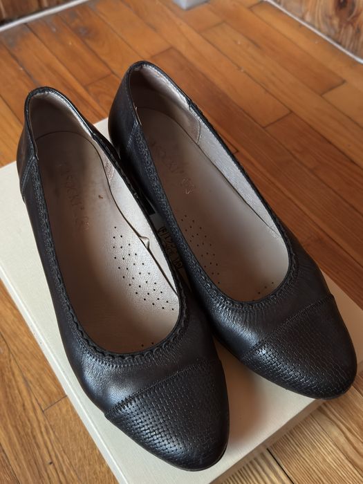 Туфлі Lasocki із натуральної шкіри.