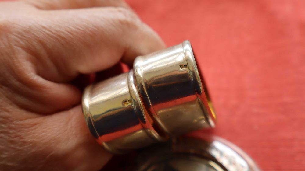 Argolas  guardanapo  em prata . Cada 28€