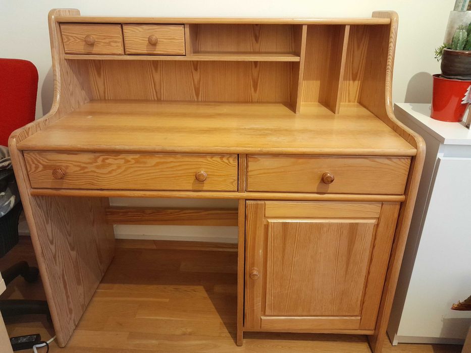 Sprzedam solidne biurko sosnowe