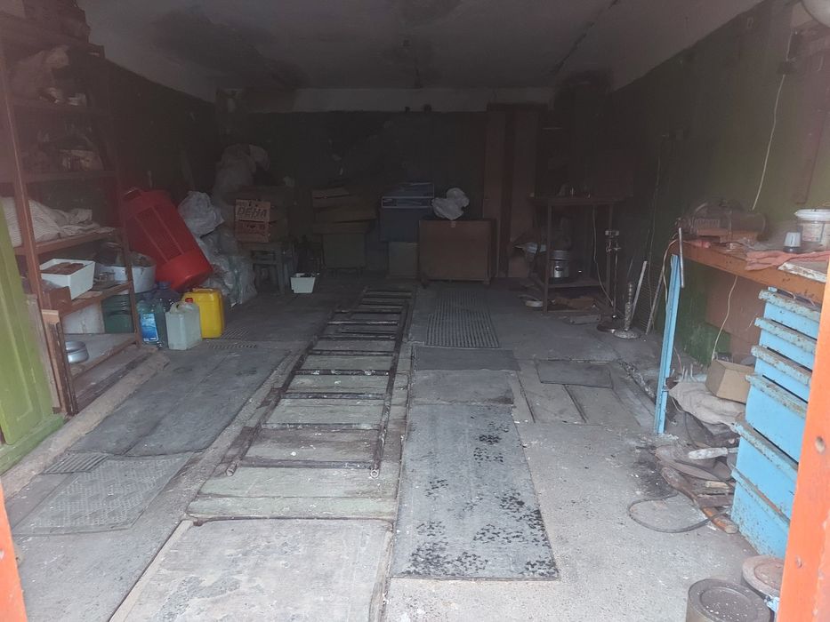 Гараж капітальний Боженка