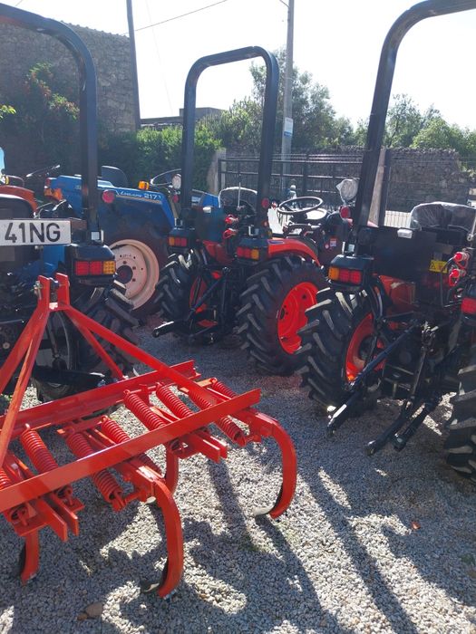 Tratores Hinomoto Novos equivalente 30CV  4CL