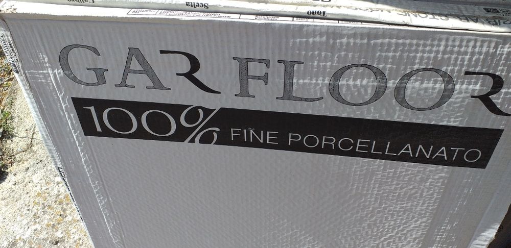 Pavimento Cerâmico Italiano– cor bege Mesclado de Alta Qualidade.