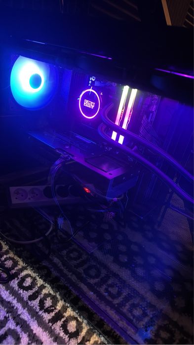 Komputer gamingowy + 2 monitory