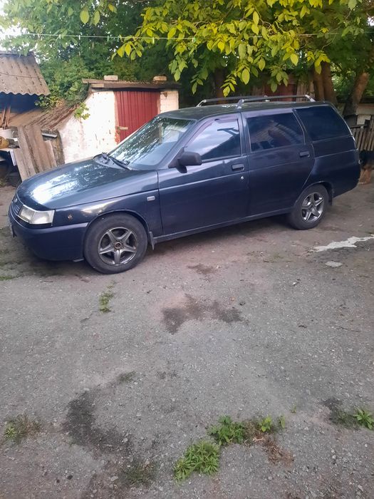 автомобіль лада 2111