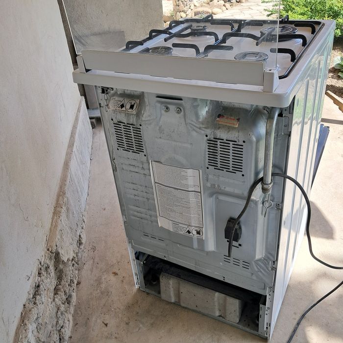 Продам газову плиту. Beko Cse 52110 Gw