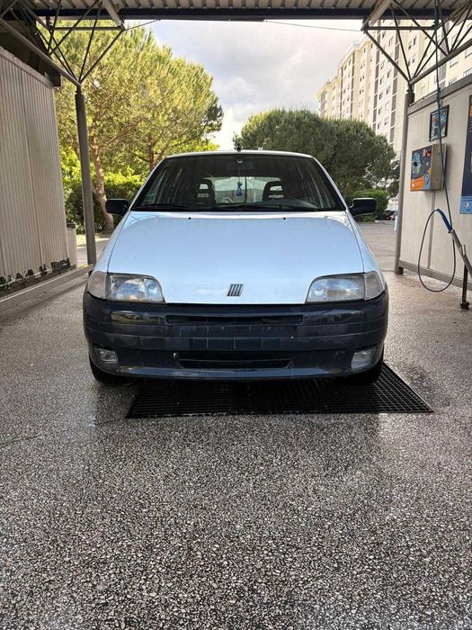 Aluguer de carro económico — a partir de 30€/dia | Lisboa [Low cost]