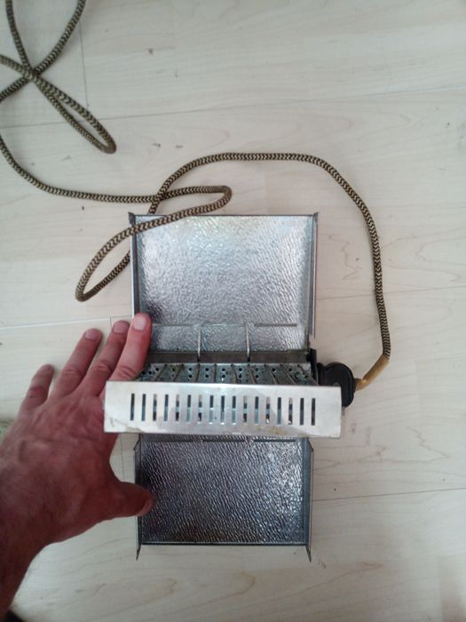Sprzedam tanio stary toster opiekacz do chleba z 70 lat retro