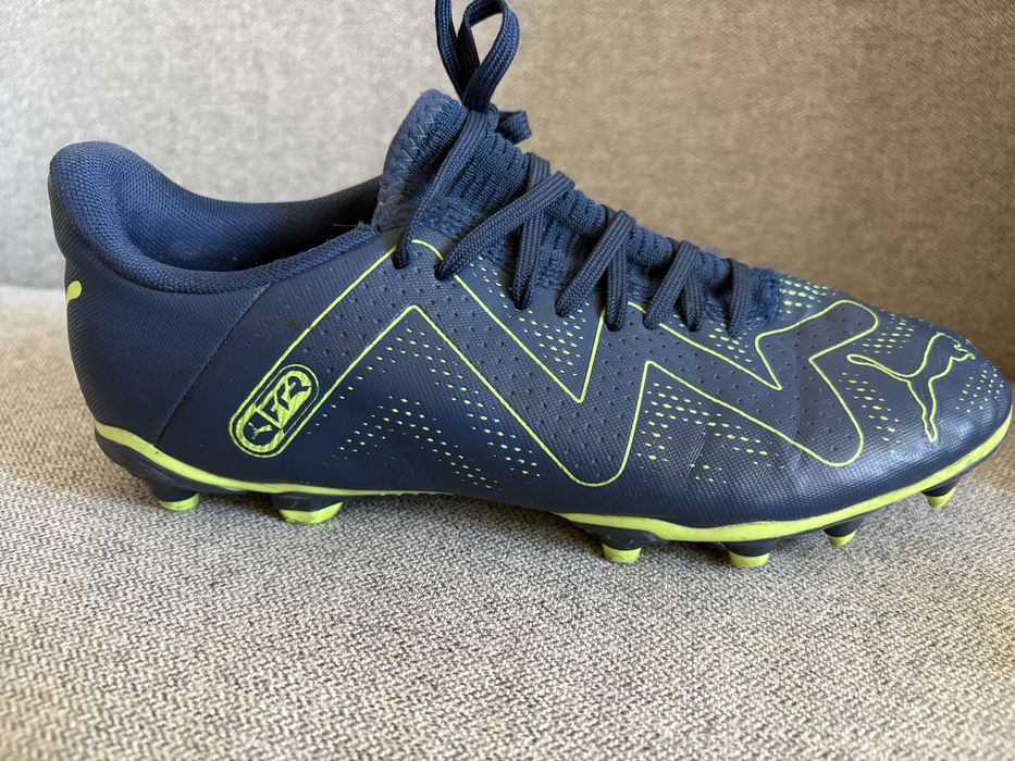 Buty  korki  r.40  Puma Future Play
