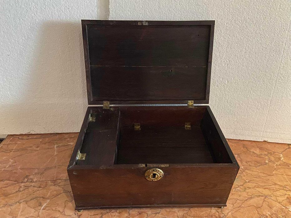 Caixa estojo para jóias em Pau-santo Sec. XIX