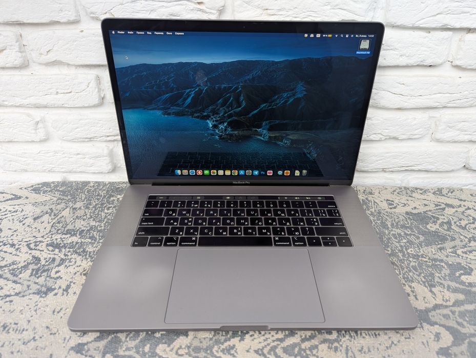 MacBook Pro A1990 2018 i7/16gb/256gb Space gray