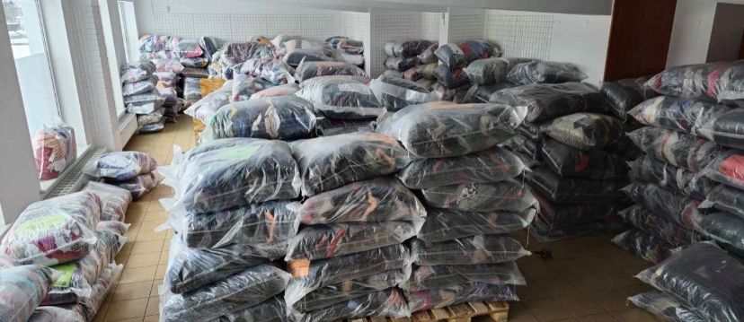 Odzież używana ubrania ciuchy secondhand lumpeks ZADBANE 1 gatunek