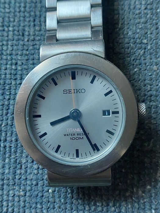 Seiko V732-0N80 Titanium WR100