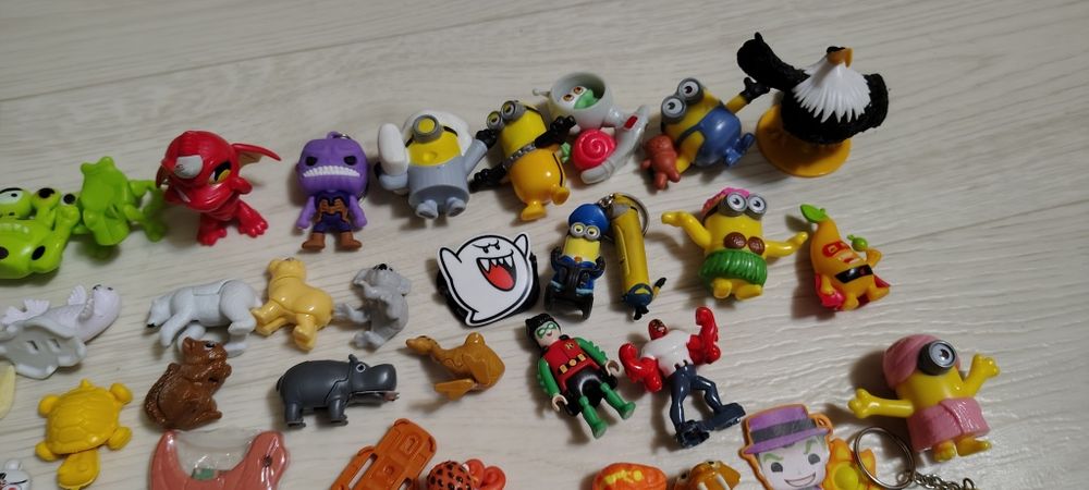 Одним лотом Киндер сюрприз и свит бокс kinder surprise sweet box