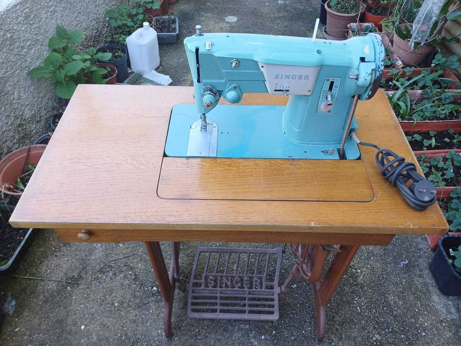 Máquina de Costura Singer, antiga