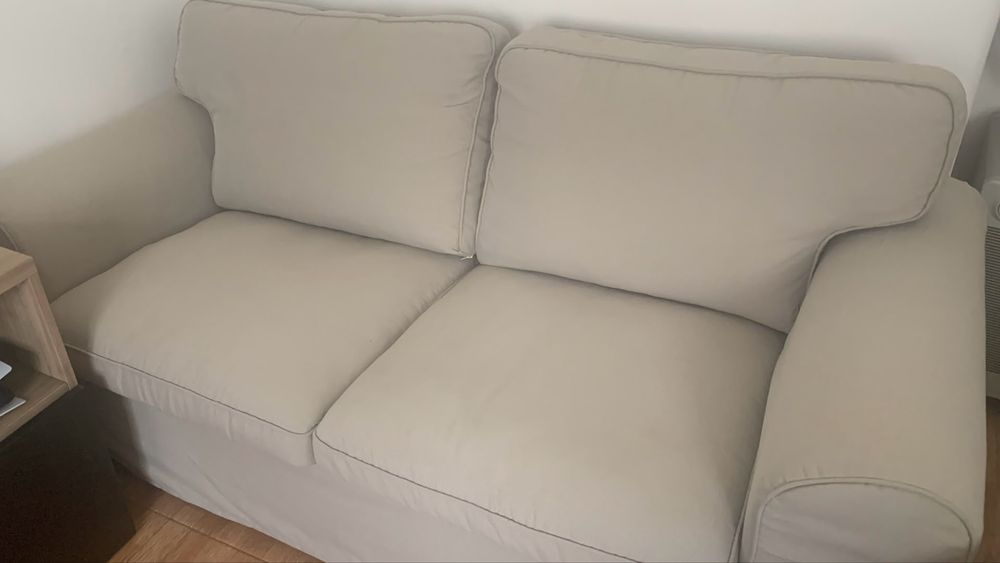 Sofá 2 lugares cinzento claro