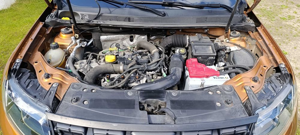 samochód osobowy dacia duster