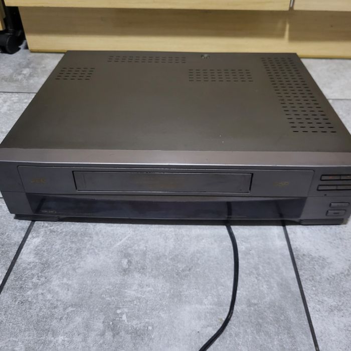 Magnetowid kasetowy SEG