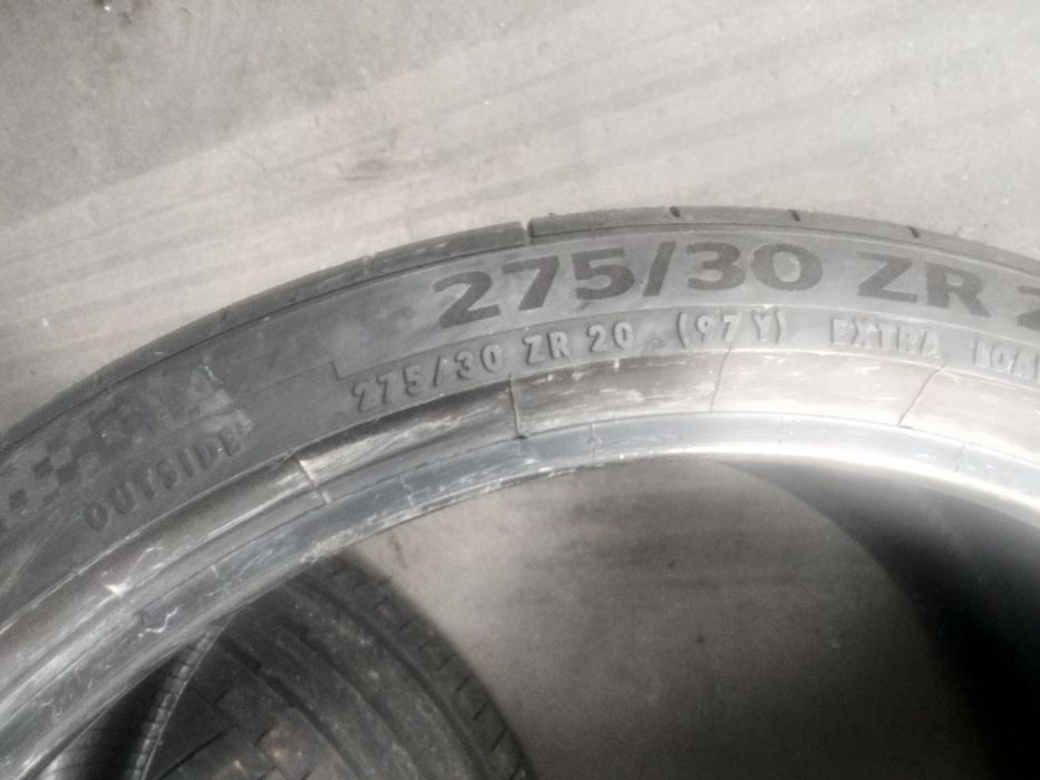 275 30R20  Continental