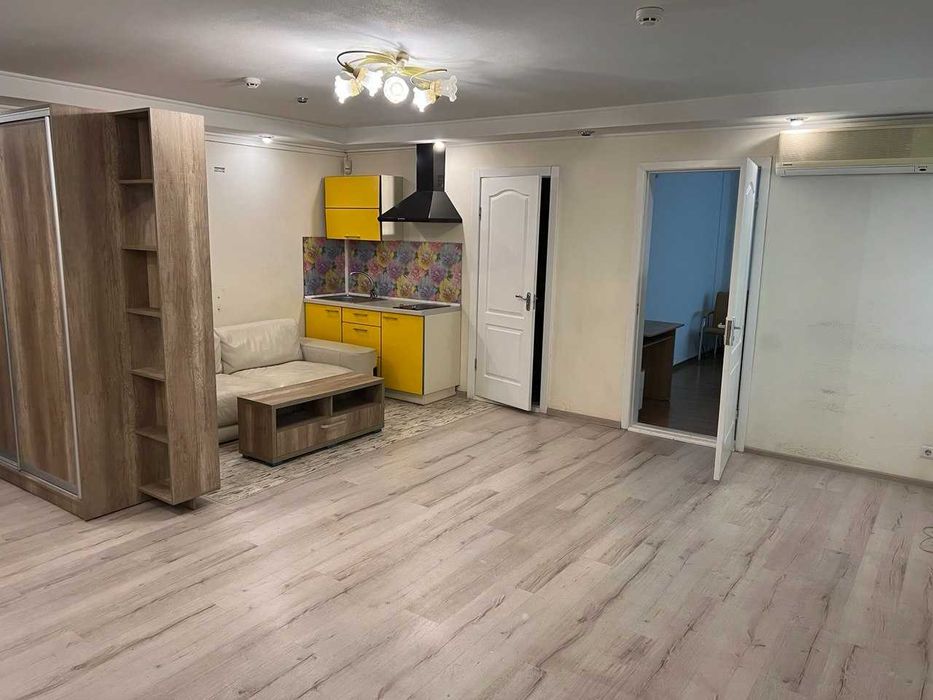 Продаж офісного приміщення 45 м2/ вул. 23 Серпня 36А/ червона лінія/ м. 23 Серпня 200 м