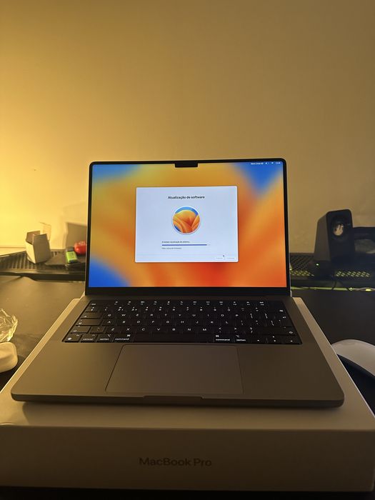 Macbook Pro 14 M3 Pro 16gb RAM 512gb SSD