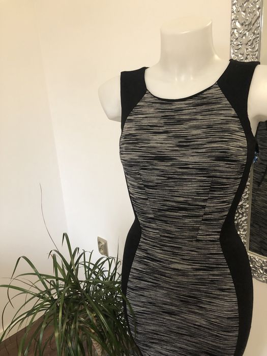 Sukienka długa midi