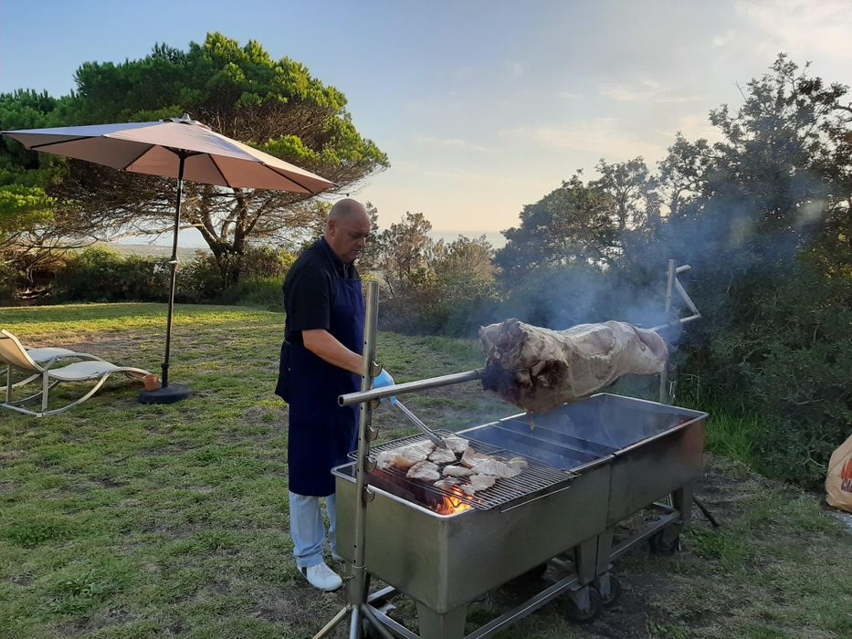 PORCO, Pernas E Espetada Gigante No Espeto
