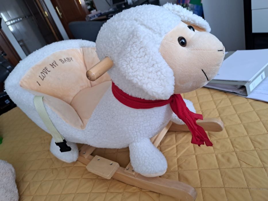 Baloiço Ovelha com som