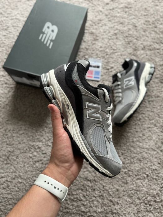 Кросівки New Balance 2002R