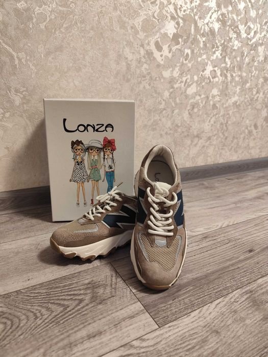 Кросівки Lonza ЖІНОЧІ