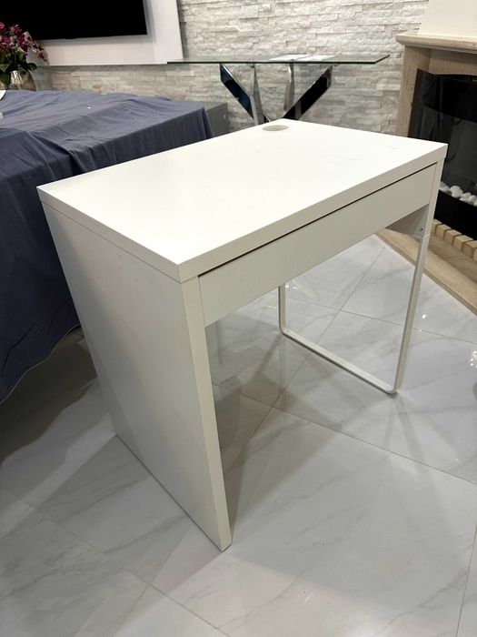 Secretária IKEA com 1 gaveta
