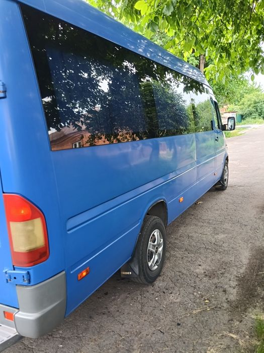 Продам Mercedes Sprinter 1998 г. 2.9 дизель, пассажир. Возможен торг.