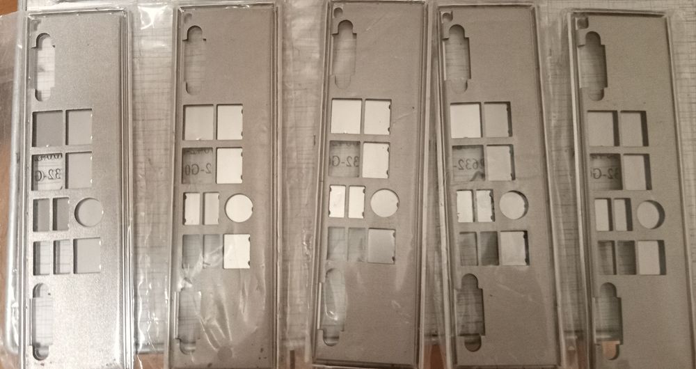 Заглушка, задняя панель Supermikro MCP-260-00042-ON.