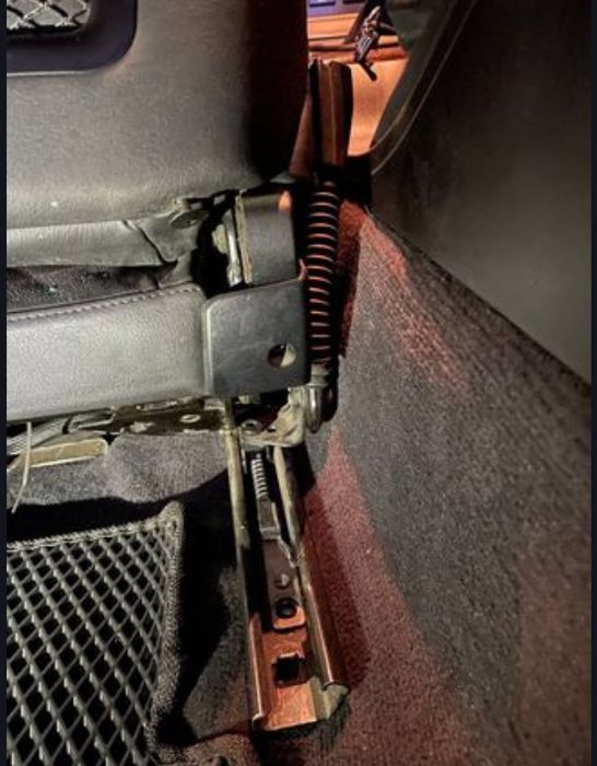 Уголок сидения BMW E46 возможно и других моделей