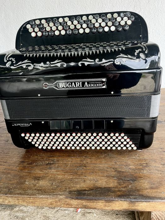 Acordeon Bugari Armando à 3.ª voz